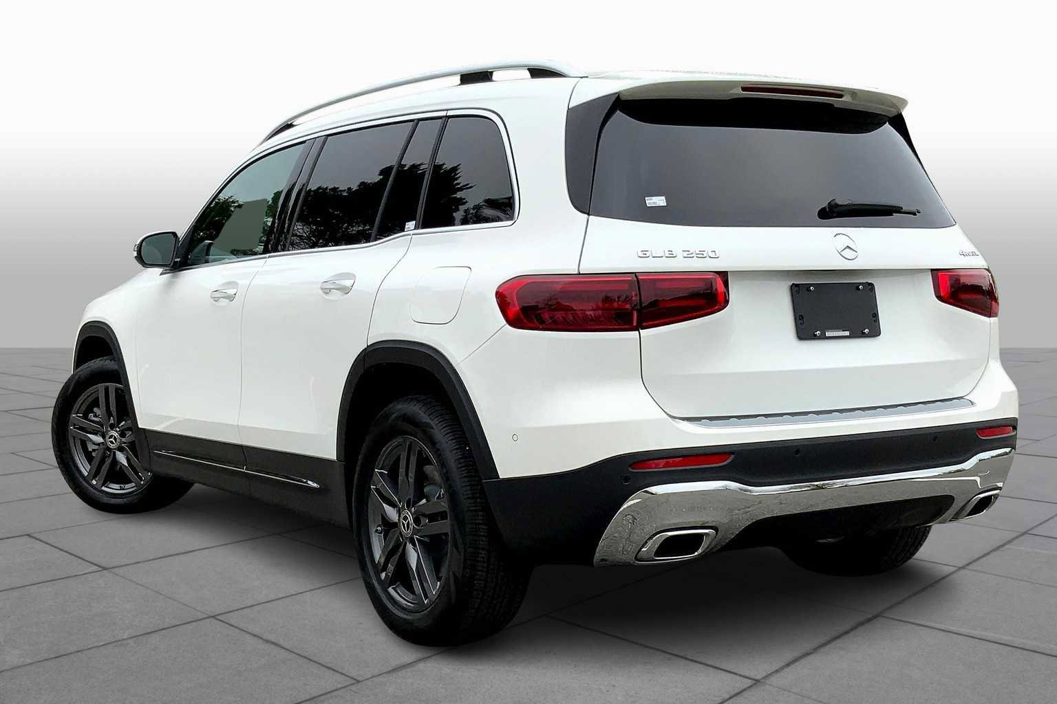 New 2025 Mercedes-Benz GLB 250 4MATIC image 16