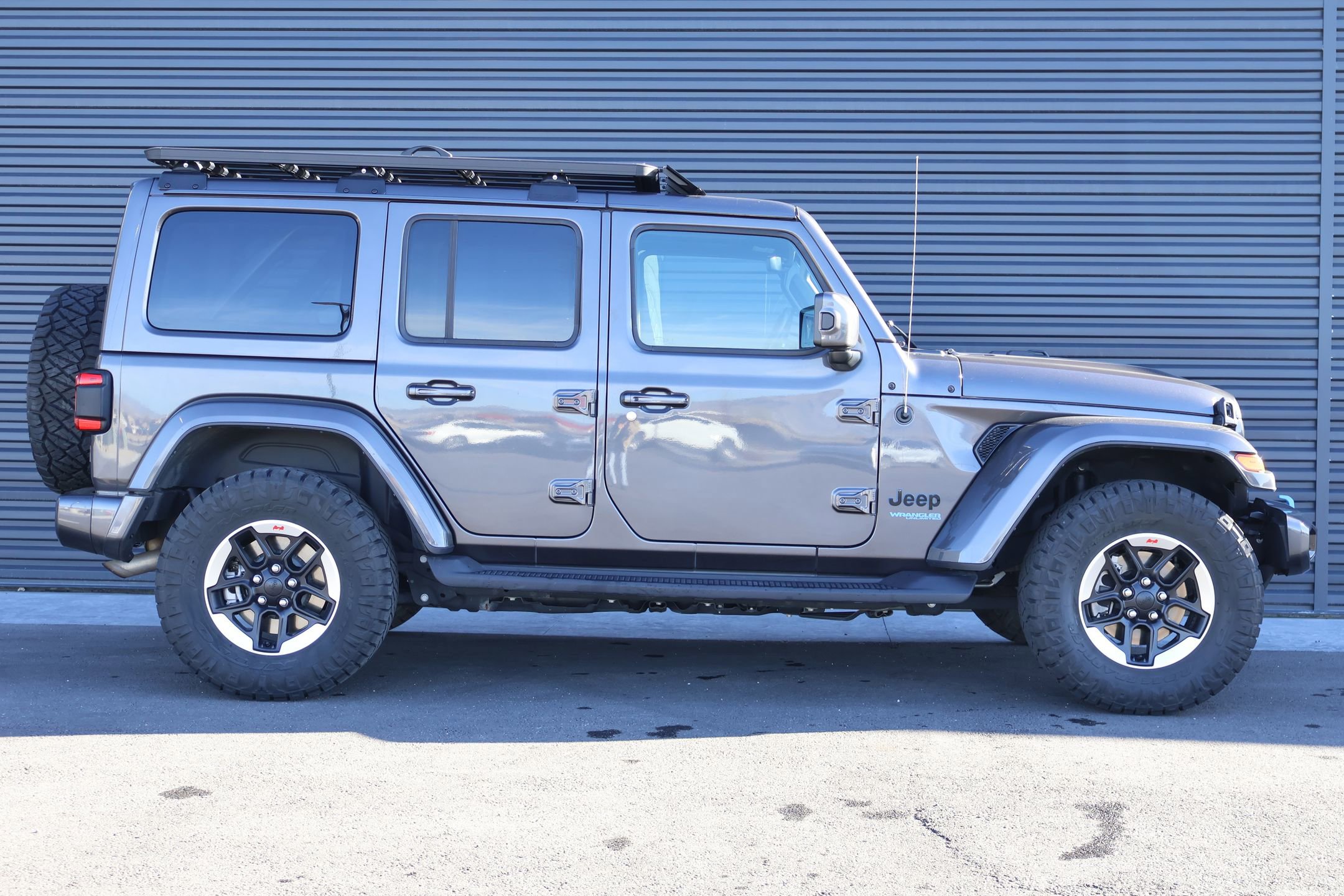 Used 2021 Jeep Wrangler Unlimited Sahara image 4