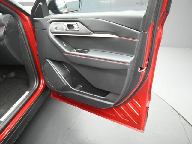 Used 2025 Ford Explorer ST-Line w/ Premium Package image 34