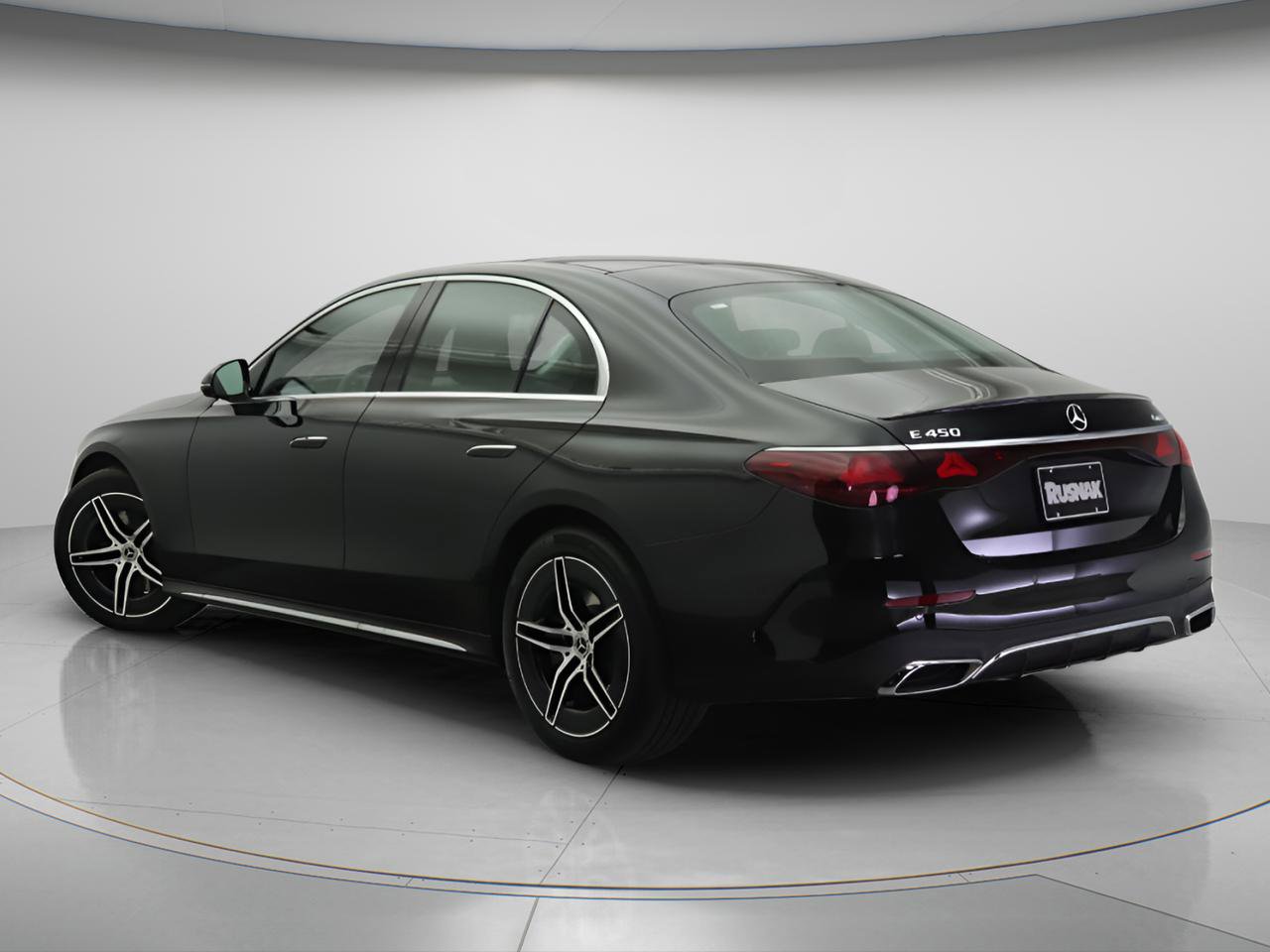 New 2026 Mercedes-Benz E 450 4MATIC Sedan image 2
