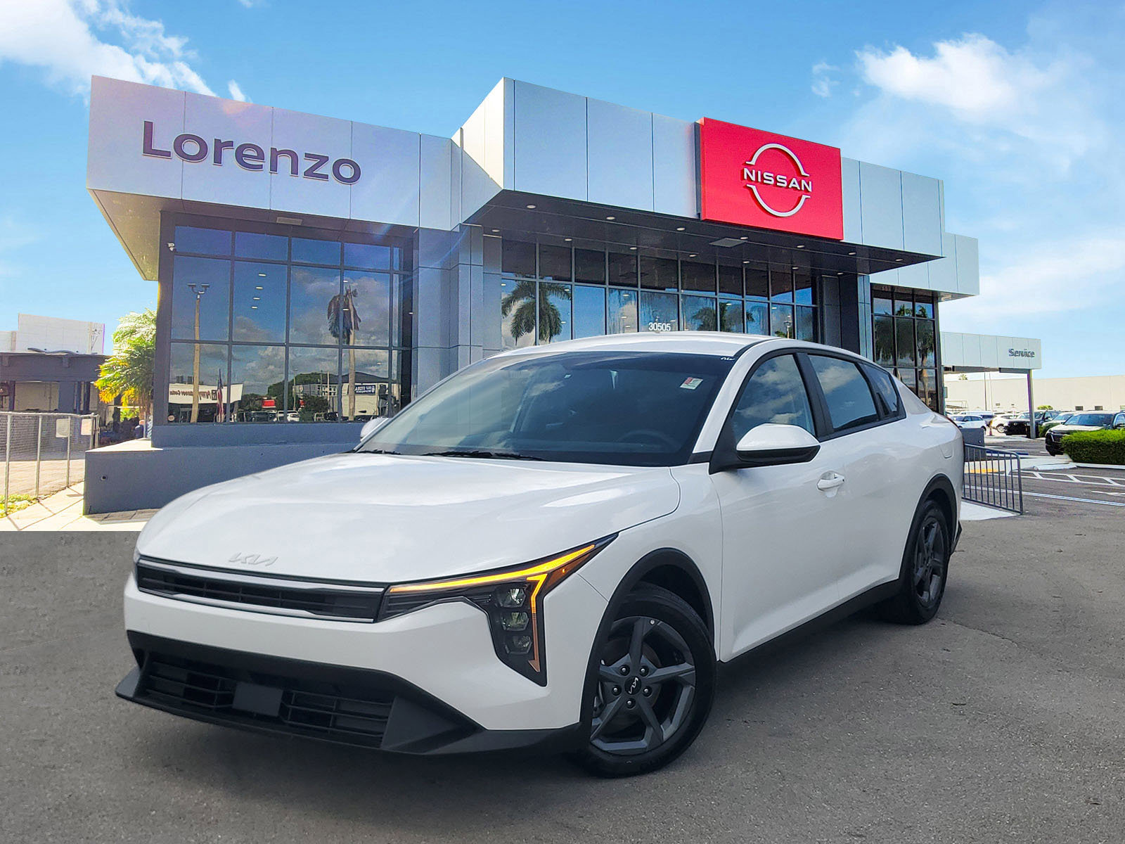 Used 2025 Kia K4 LXS FWD image 1