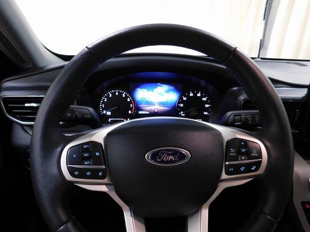 Used 2023 Ford Explorer XLT w/ Equipment Group 202A image 6