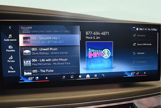 Used 2023 BMW 760i xDrive AWD/4WD image 28