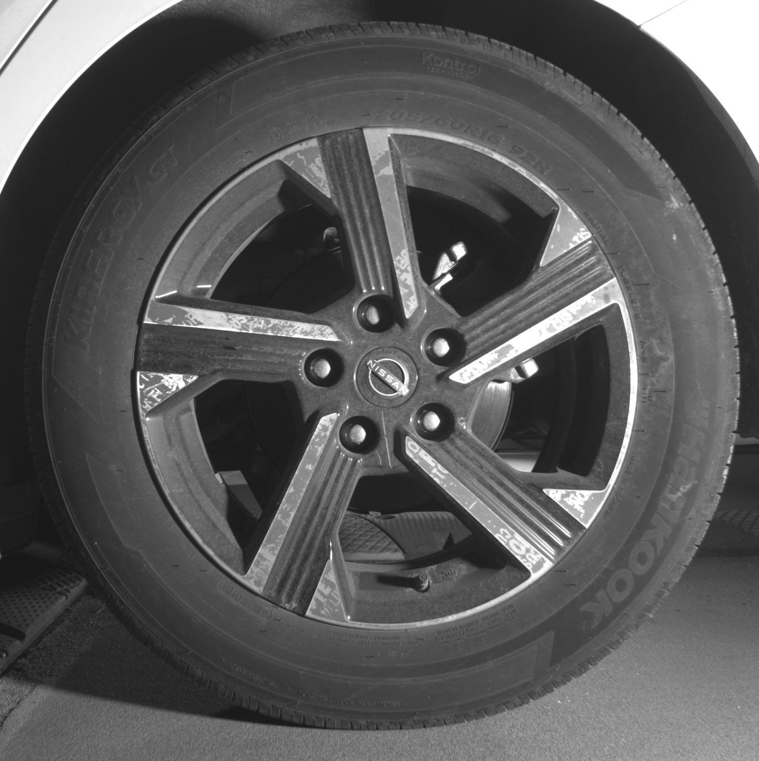 Used 2025 Nissan Sentra SV FWD image 17
