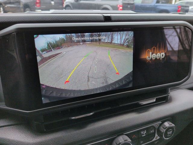 Used 2025 Jeep Wrangler Sport image 18