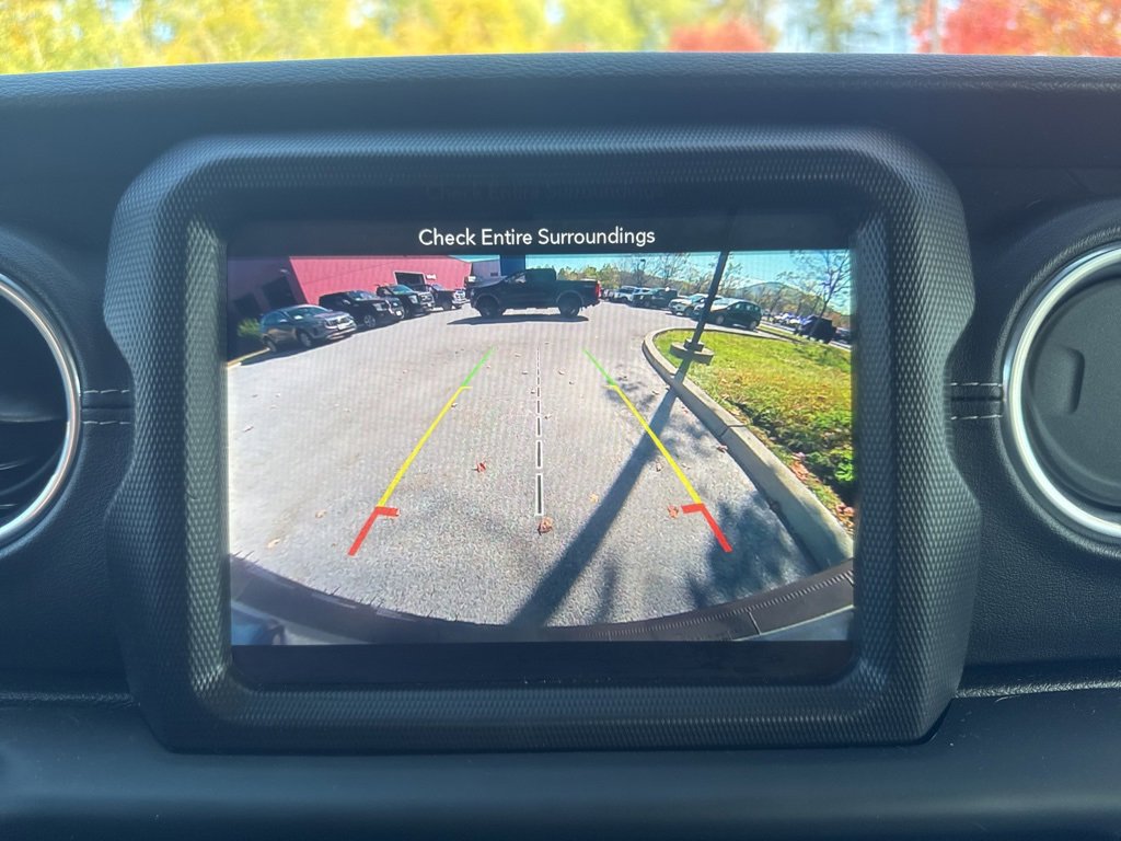 Used 2018 Jeep Wrangler Unlimited Sahara image 39