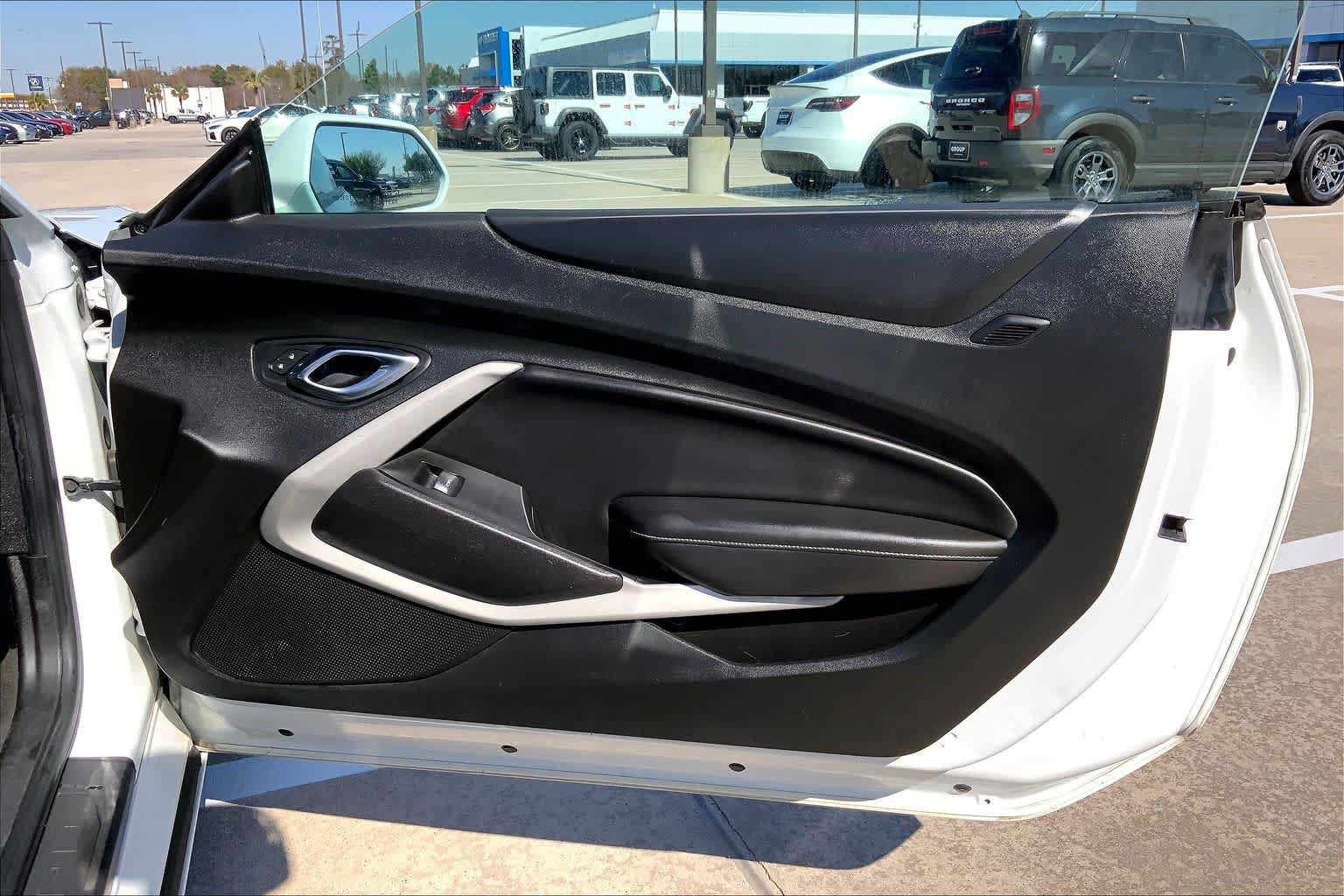 Used 2019 Chevrolet Camaro LT RWD image 18