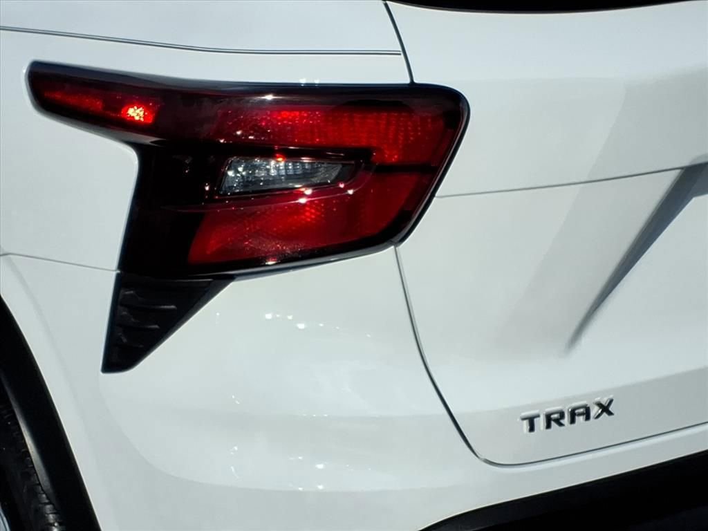 Used 2024 Chevrolet Trax LS w/ LS Convenience Package image 8