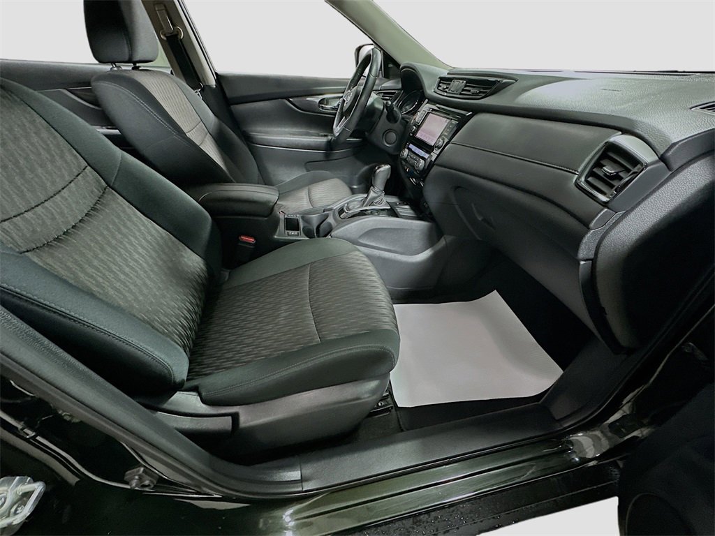 Used 2019 Nissan Rogue SV w/ Premium Package image 29