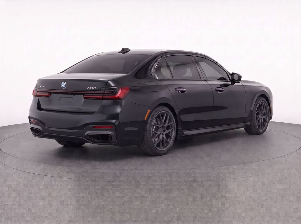 Used 2022 BMW 740i xDrive w/ M Sport Package AWD/4WD image 32