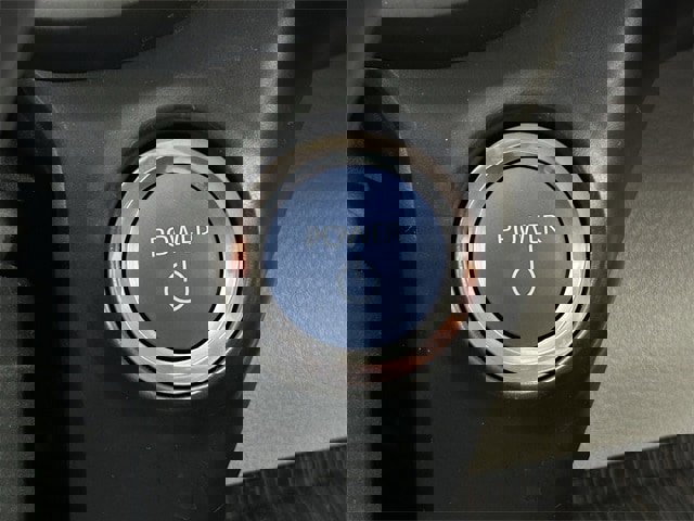 Used 2024 Toyota Sienna Limited image 23