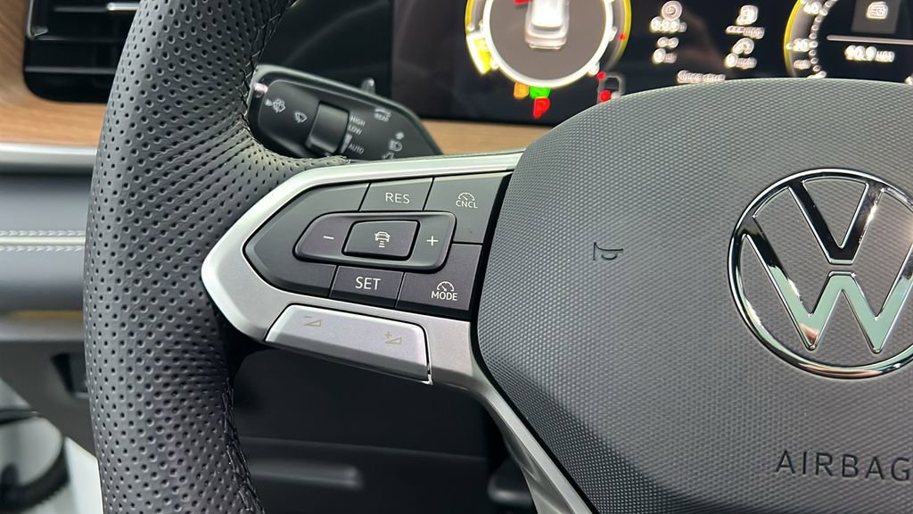 New 2026 Volkswagen Tiguan SEL R-Line image 31