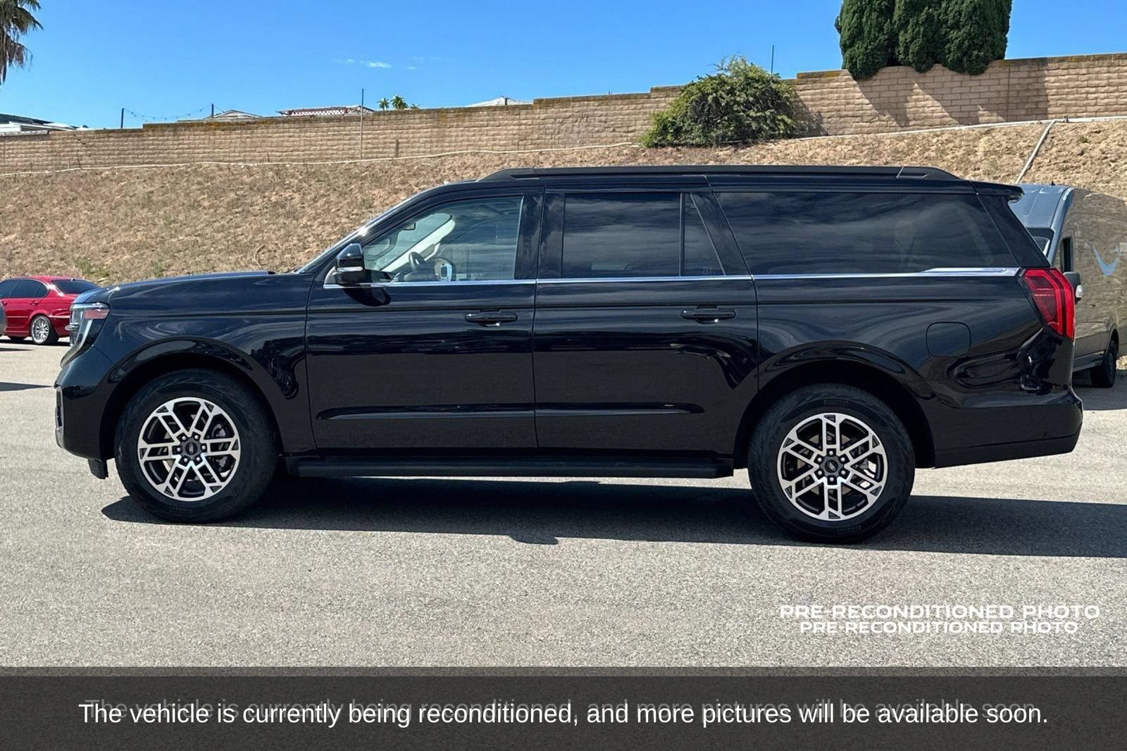 Used 2025 Ford Expedition Max Active AWD/4WD image 2