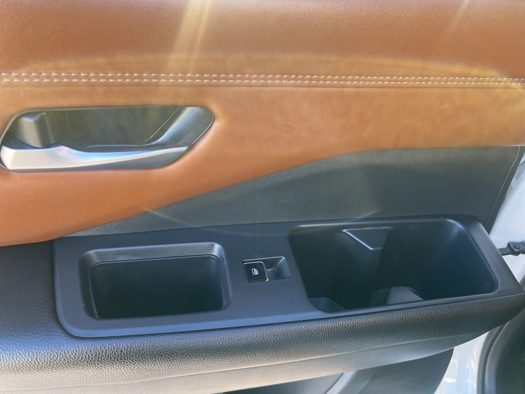 Used 2023 Nissan Pathfinder Platinum w/ Cargo Package AWD/4WD image 31