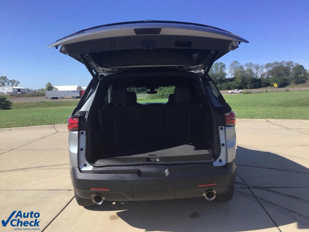 Used 2023 Chevrolet Traverse RS image 5