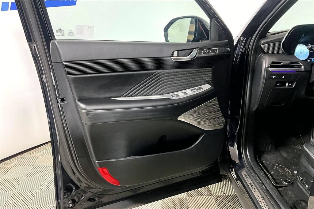 Used 2024 Hyundai Palisade Calligraphy FWD image 18