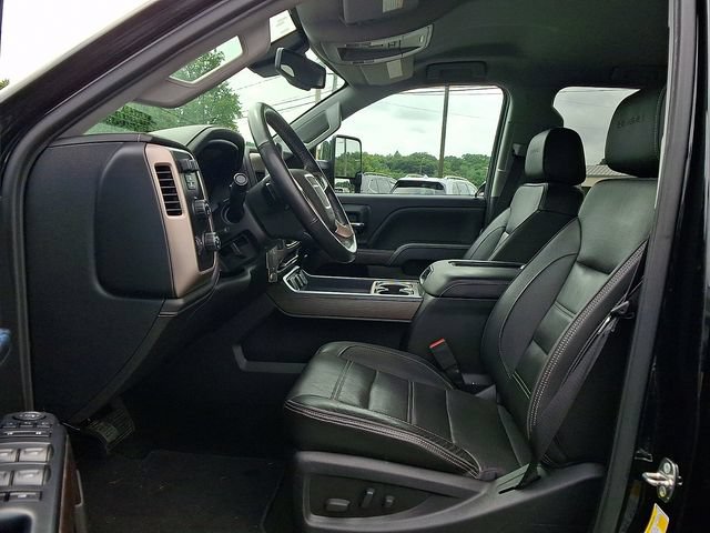 Used 2017 GMC Sierra 2500 Denali w/ Duramax Plus Package AWD/4WD image 13