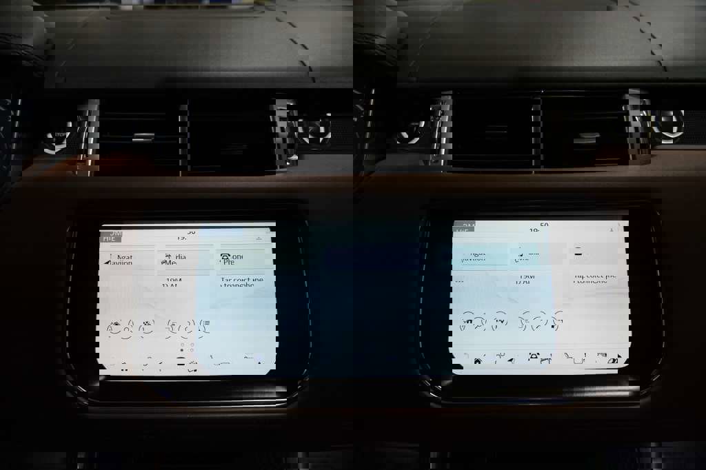 Used 2017 Land Rover Range Rover Sport HSE Dynamic image 29