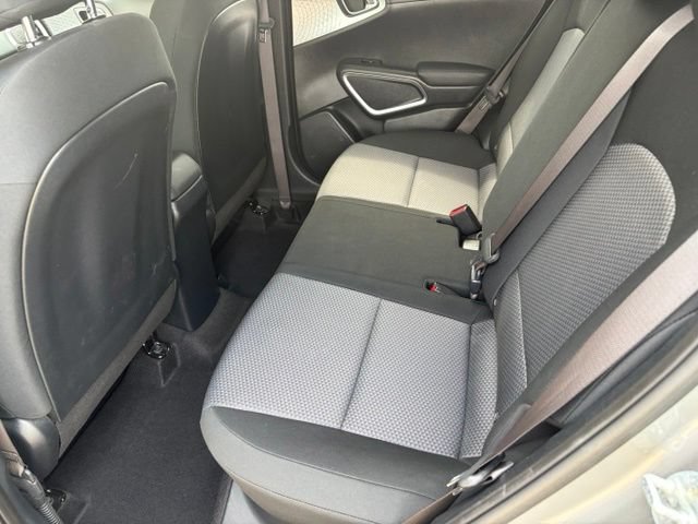 Used 2025 Kia Soul LX w/ LX Technology Package FWD image 25