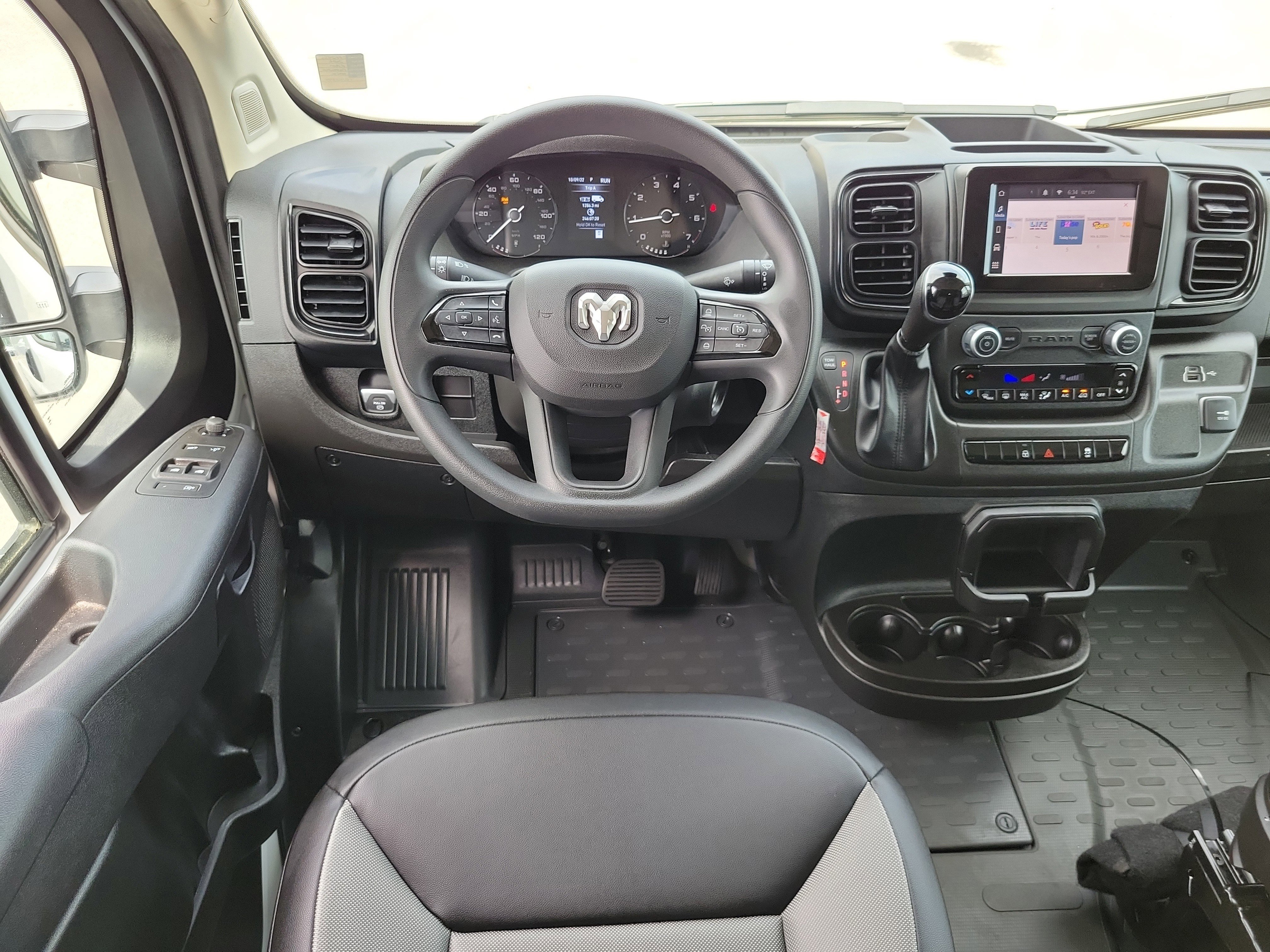 Used 2026 RAM ProMaster 2500 w/ Convenience Group FWD image 20