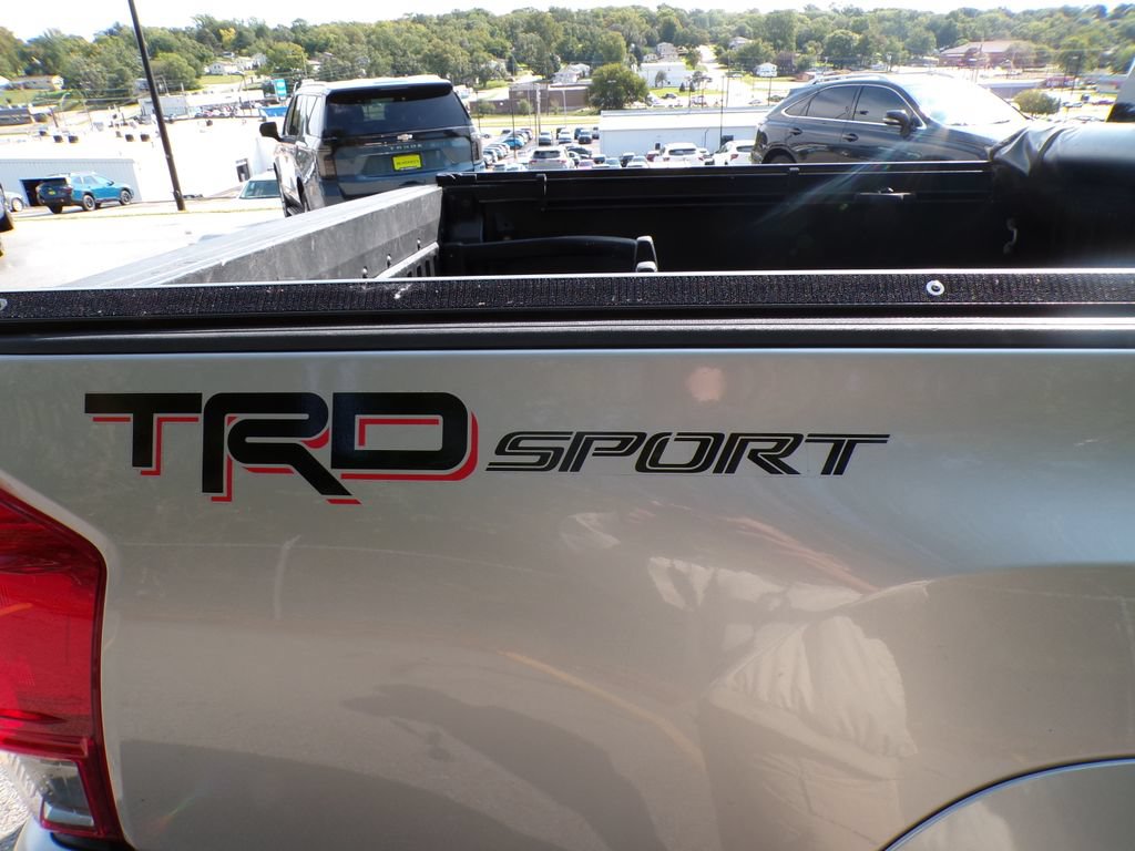 Used 2017 Toyota Tacoma TRD Sport w/ Tow Package RWD image 15