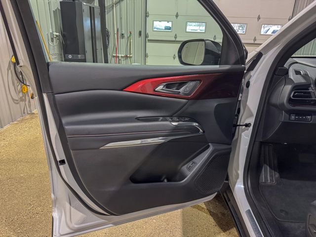 Used 2024 Chevrolet Traverse Z71 image 11