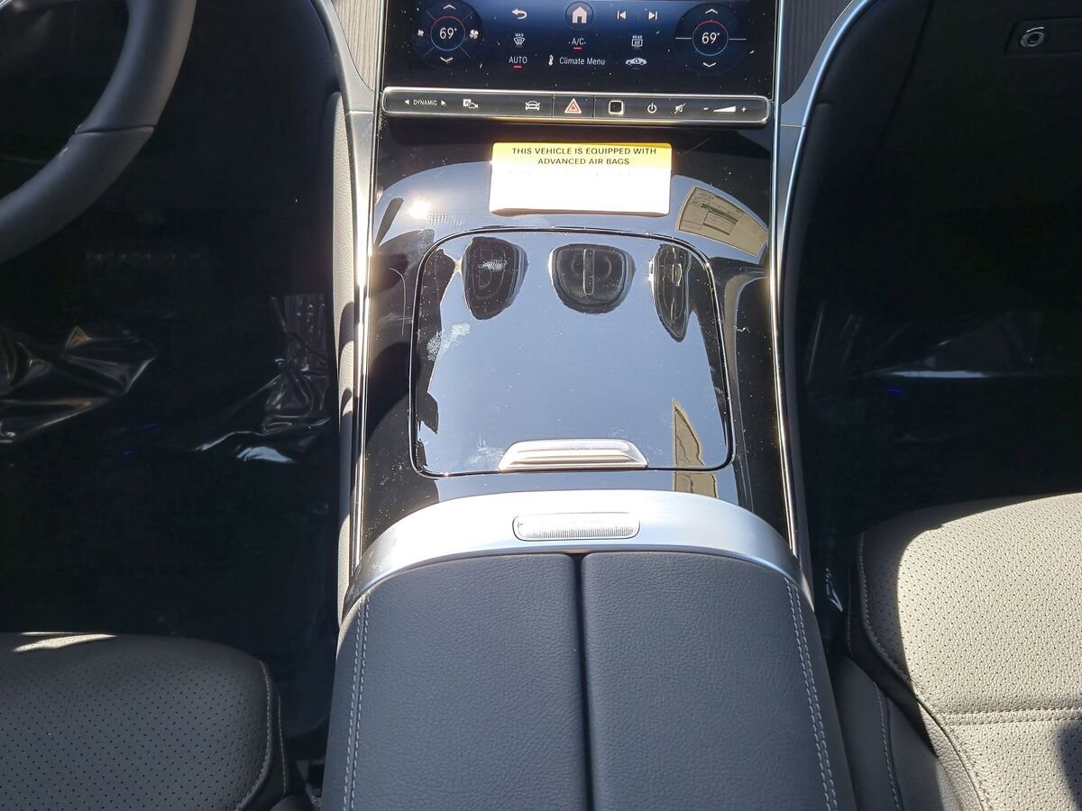 New 2025 Mercedes-Benz GLC 300 4MATIC image 11