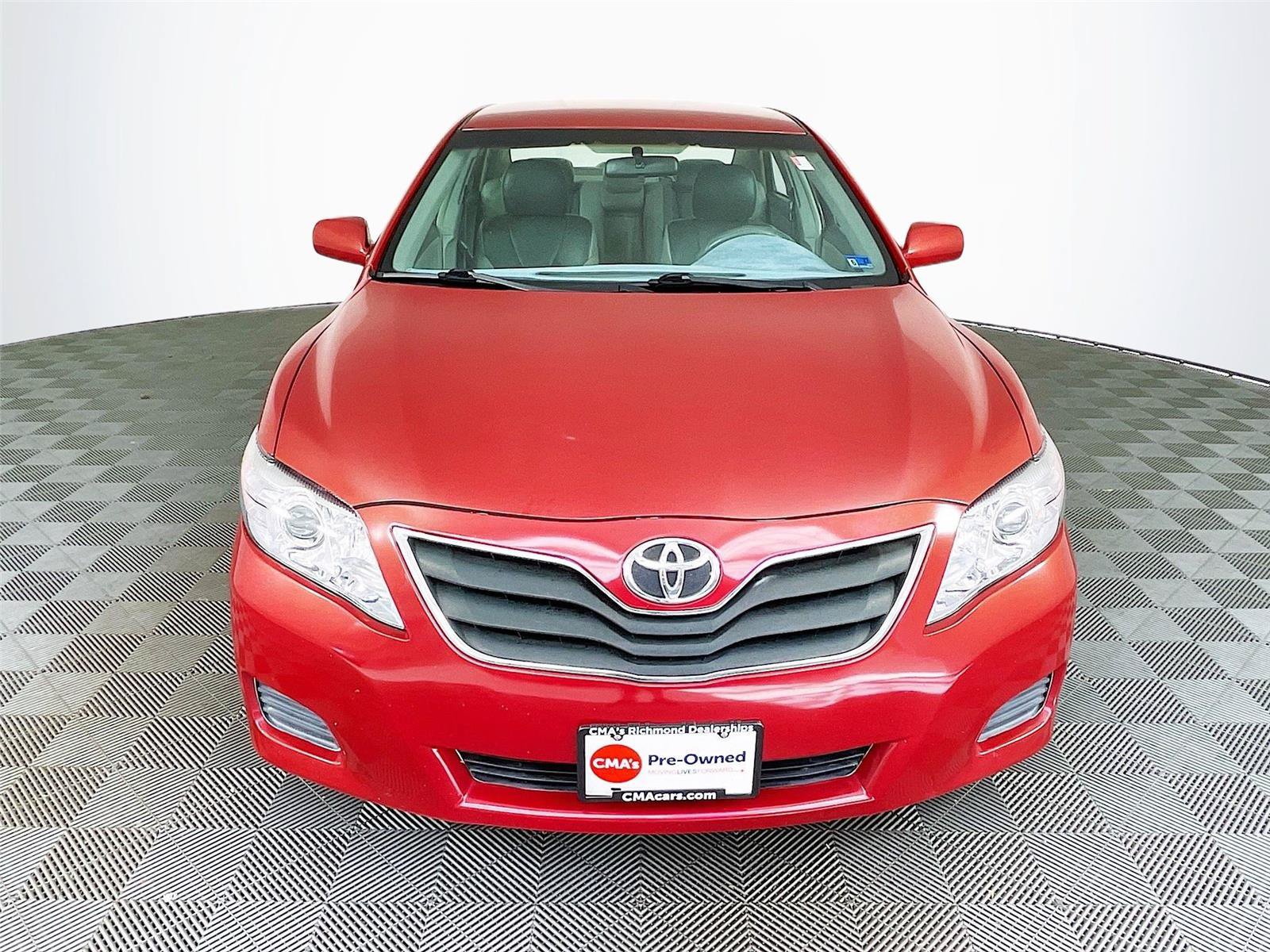 Used 2011 Toyota Camry LE FWD image 2