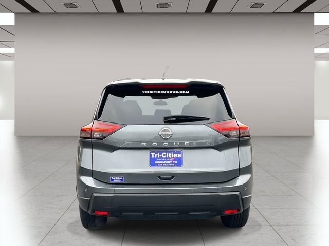 Used 2025 Nissan Rogue SV image 4