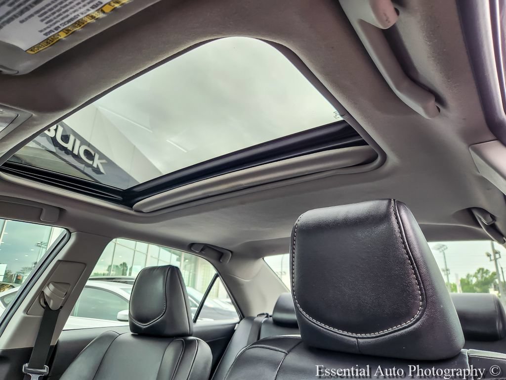 Used 2012 Toyota Camry SE w/ Convenience Pkg FWD image 9