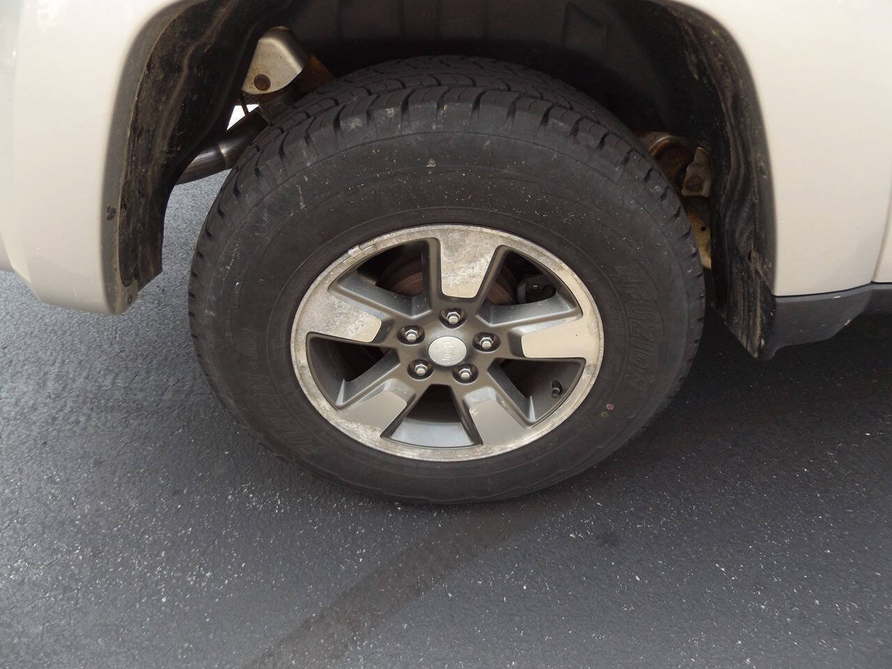 Used 2008 Jeep Liberty Sport AWD/4WD image 29
