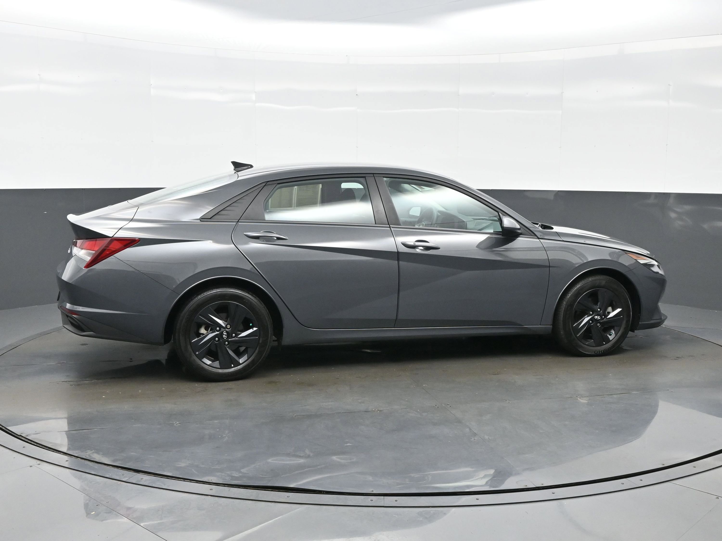 Used 2023 Hyundai Elantra SEL image 7