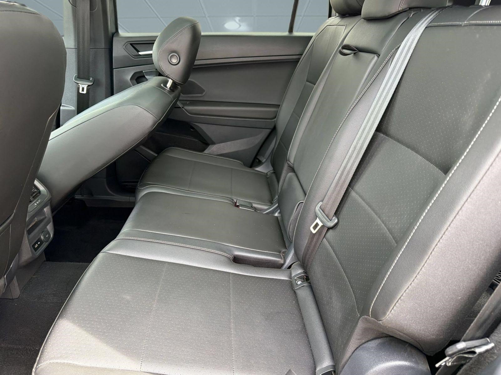 Used 2019 Volkswagen Tiguan SEL R-Line FWD image 23