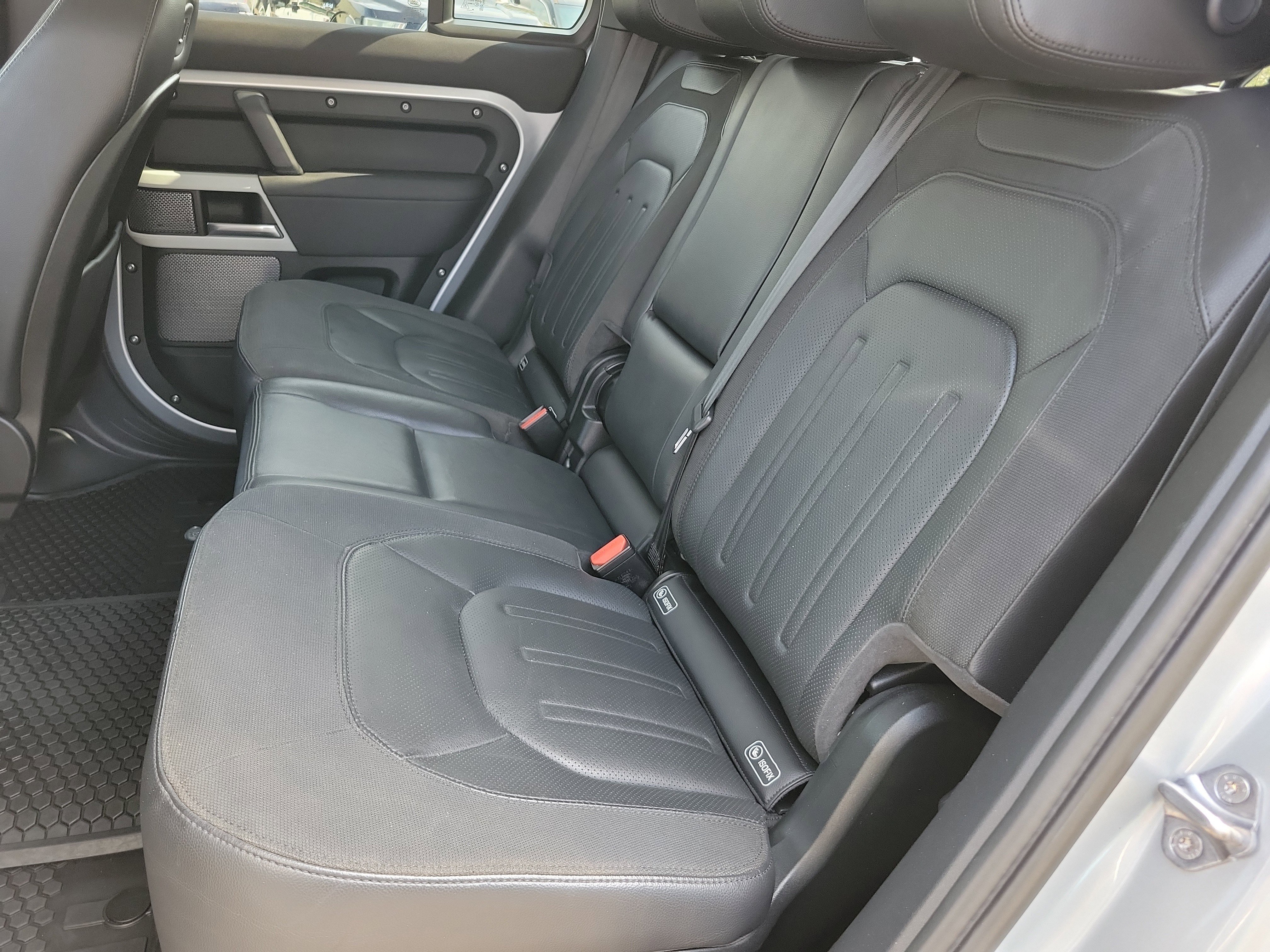 Used 2020 Land Rover Defender 110 First Edition image 7