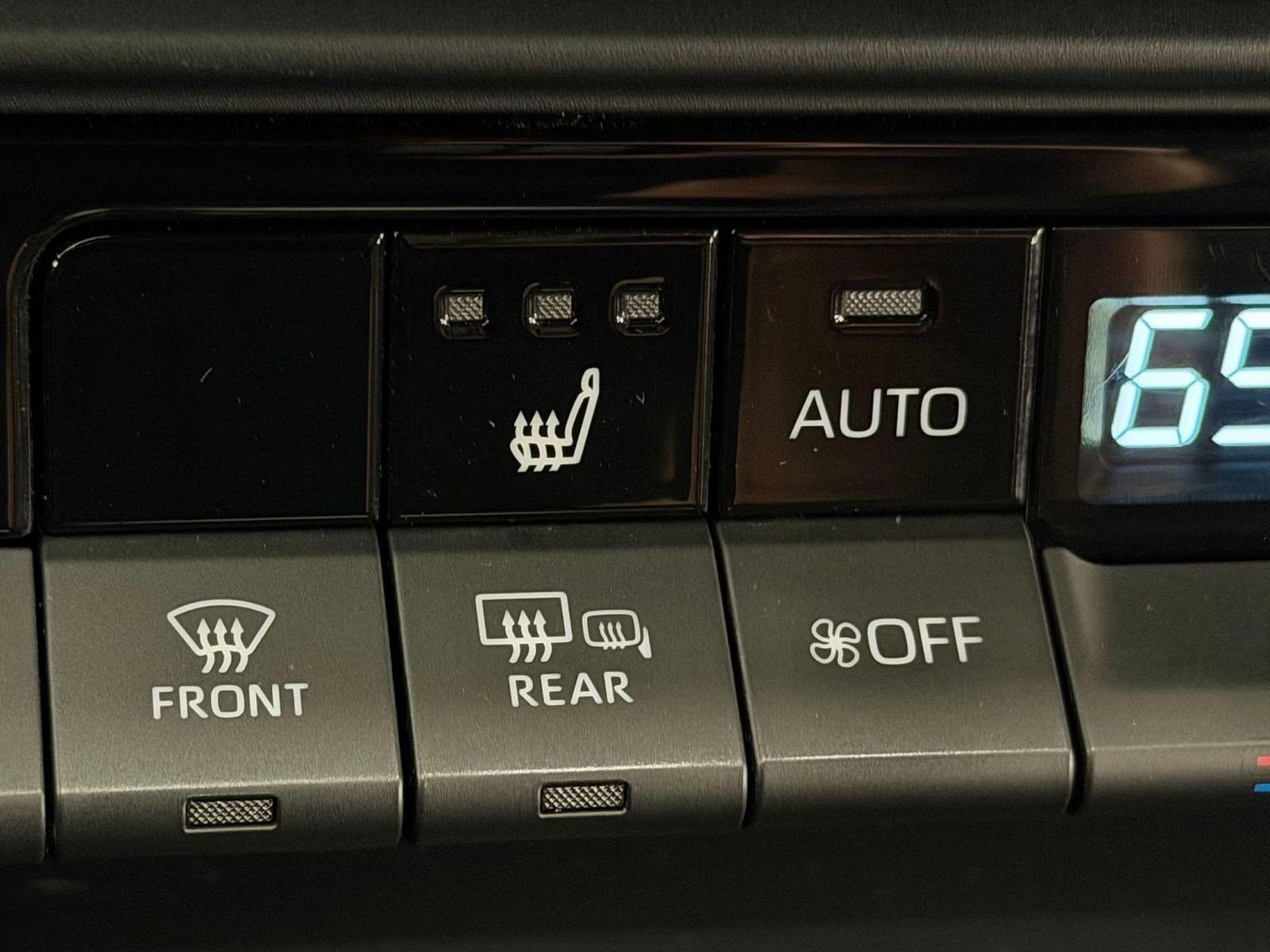 Used 2023 Toyota Crown Limited AWD/4WD image 26