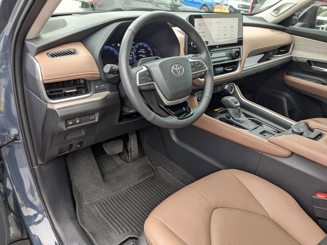 Used 2026 Toyota Grand Highlander AWD image 11