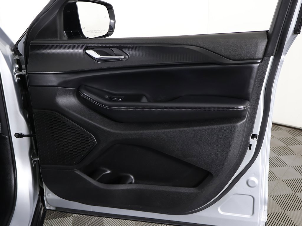 Used 2024 Jeep Grand Cherokee Altitude image 22