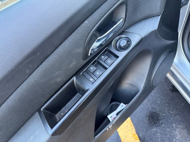 Used 2014 Chevrolet Cruze LT image 16
