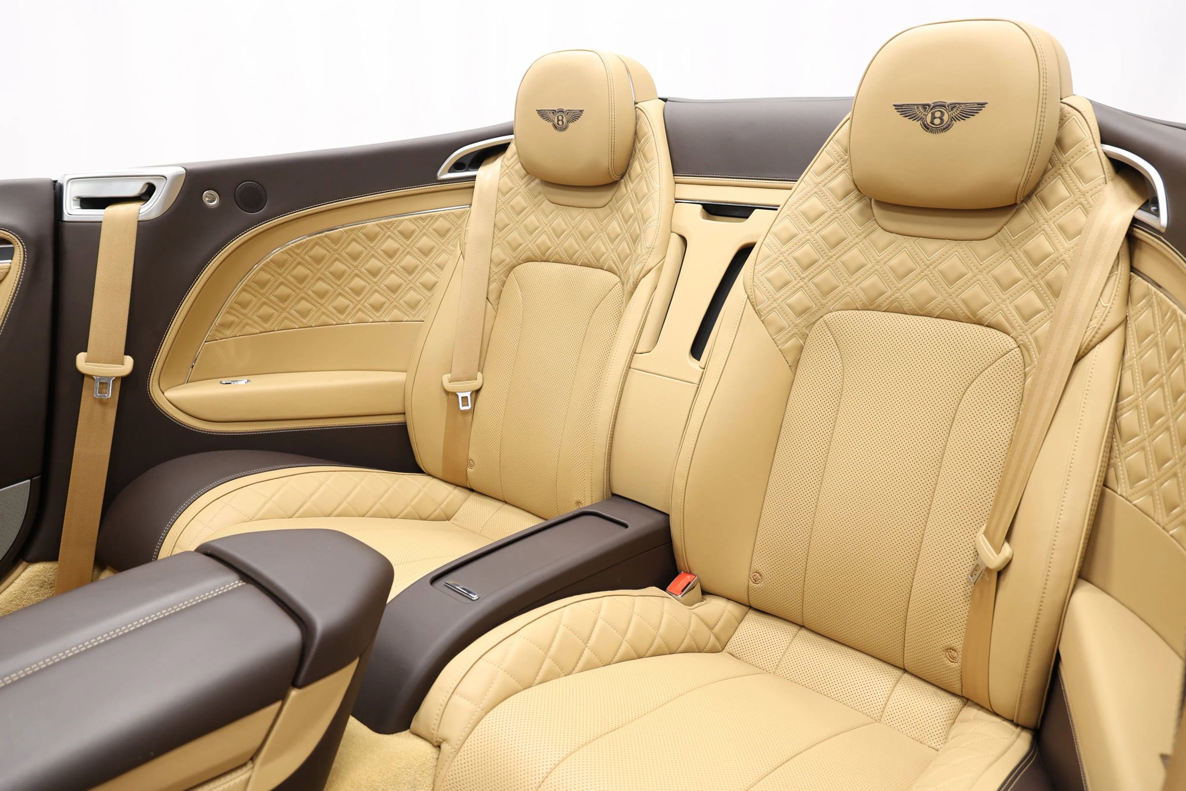 Used 2021 Bentley Continental GT image 3