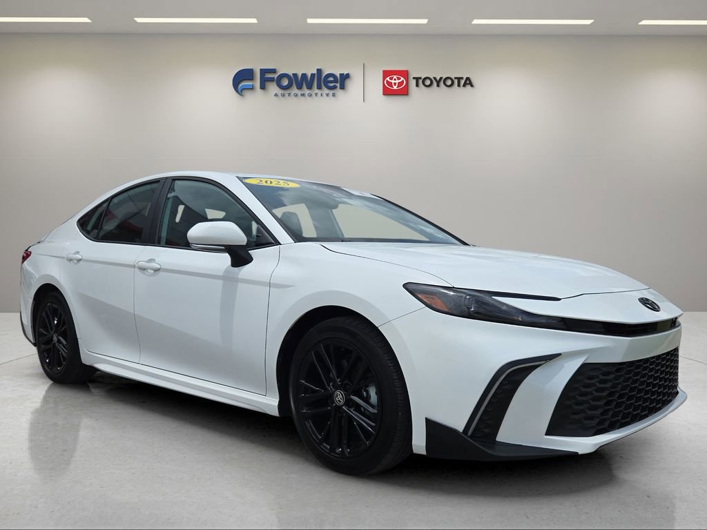 Used 2025 Toyota Camry SE