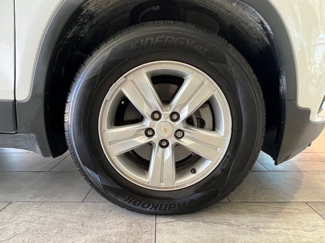Used 2020 Chevrolet Trax LS w/ Tint and Cruise Package FWD image 14