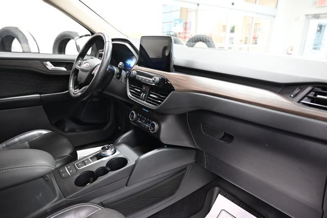 Used 2020 Ford Escape Titanium AWD/4WD image 14