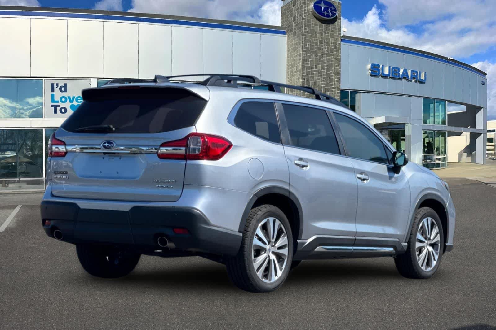 Used 2021 Subaru Ascent Limited w/ Technology Package AWD/4WD image 2