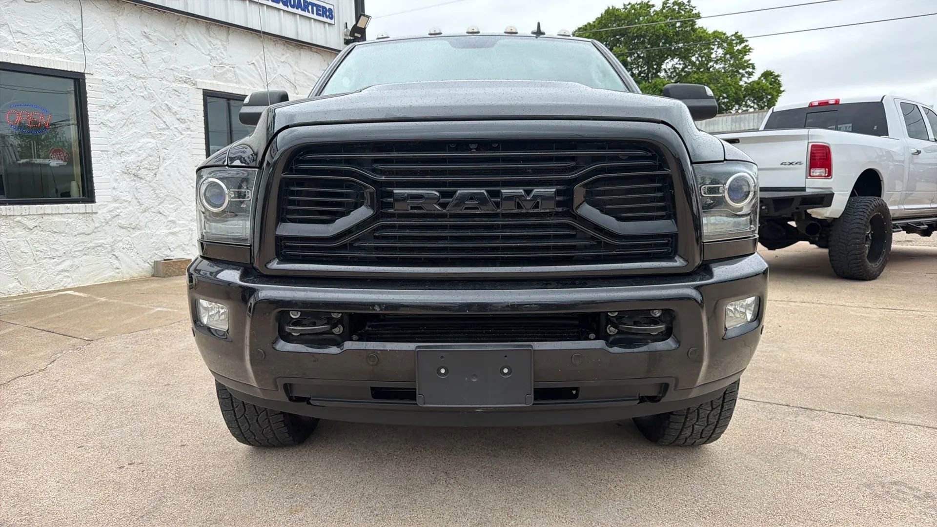 Used 2018 RAM 2500 Laramie w/ Sport Appearance Group AWD/4WD image 6