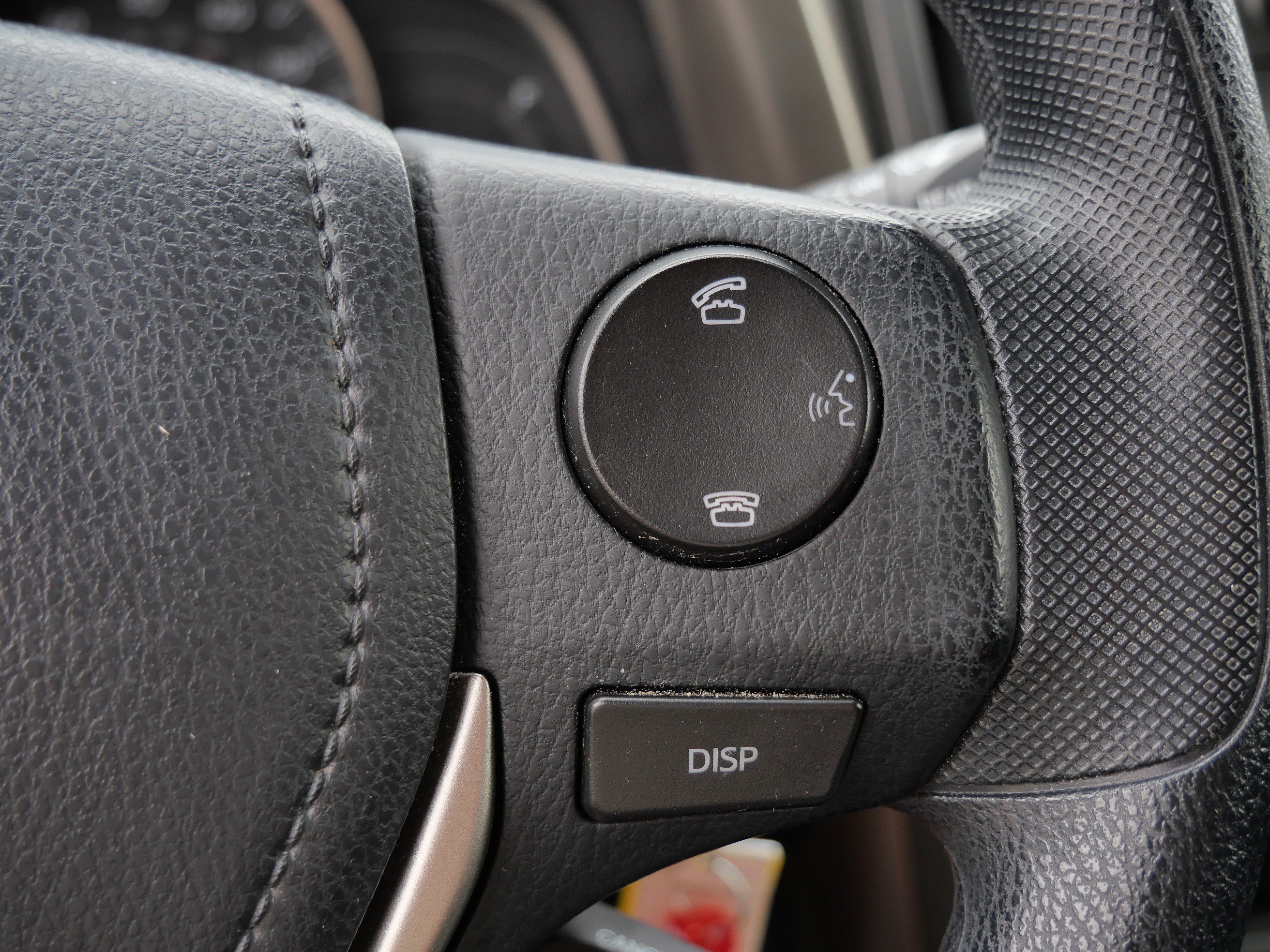 Used 2015 Toyota RAV4 LE AWD/4WD image 29