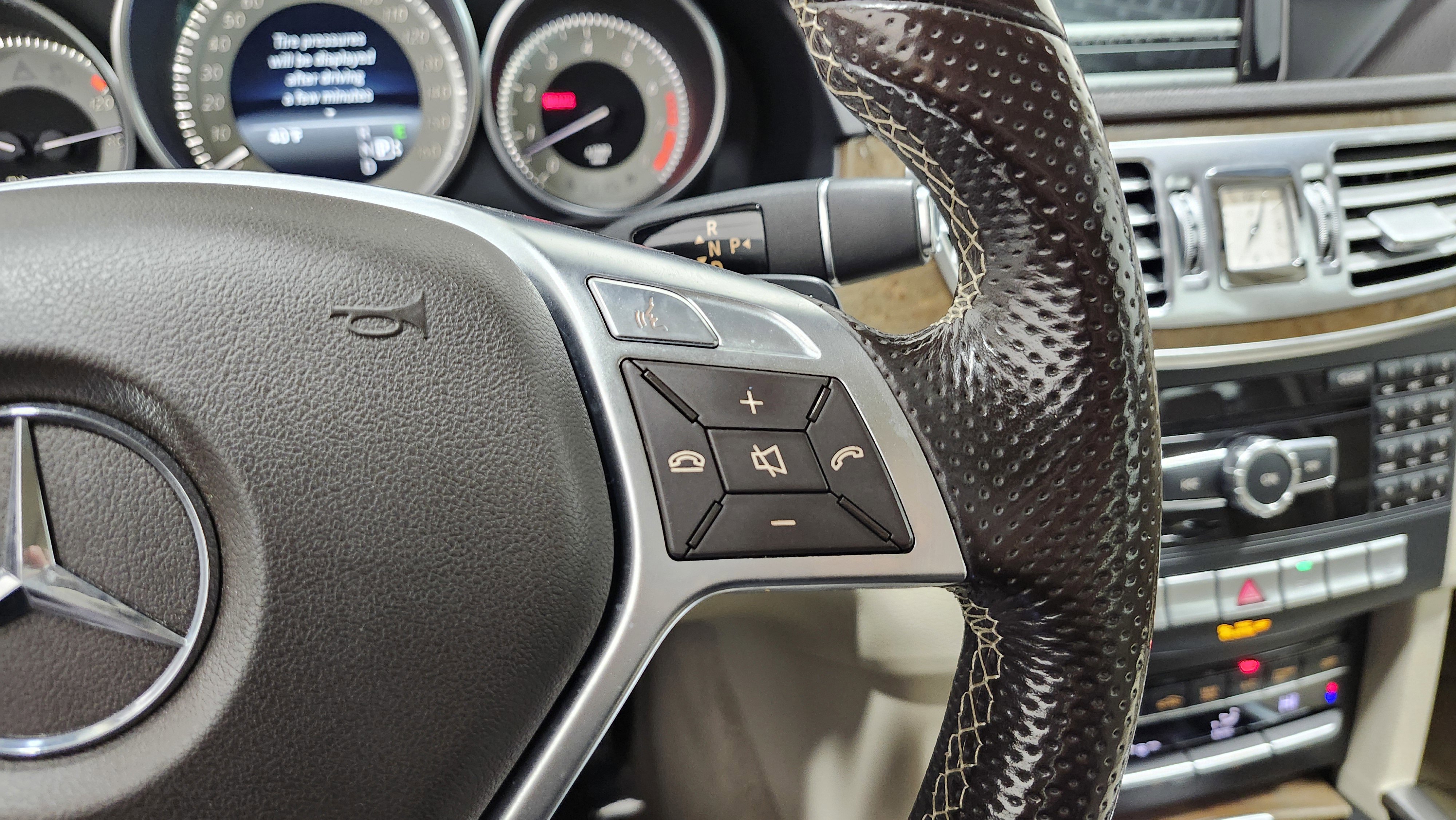 Used 2015 Mercedes-Benz E 350 4MATIC Sedan image 36