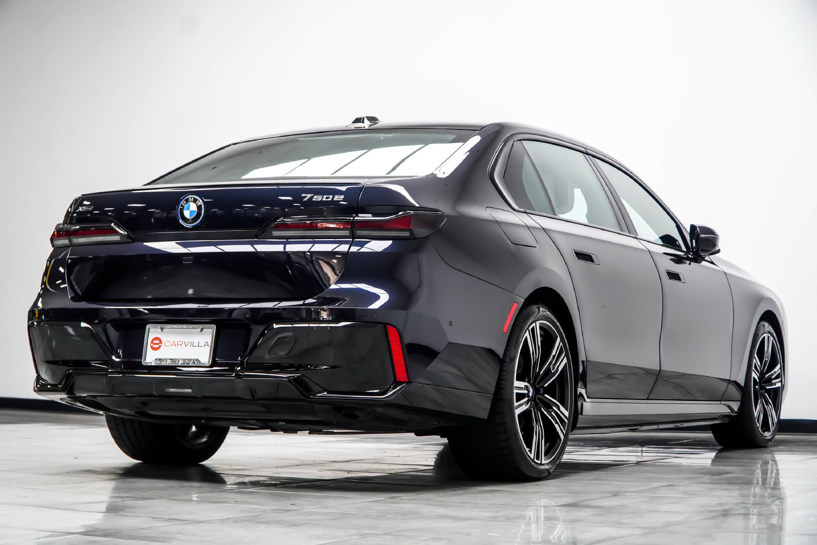 Used 2024 BMW 750e xDrive w/ Premium Package 2 AWD/4WD image 14