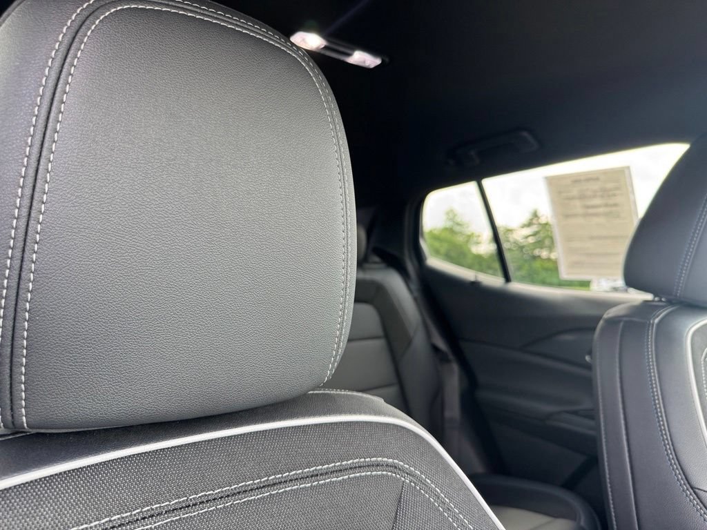 Used 2024 Chevrolet Equinox EV LT FWD image 30