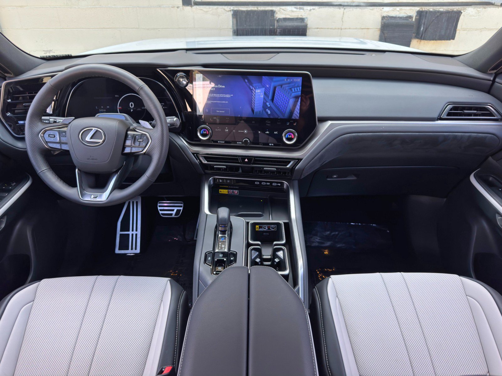 Used 2026 Lexus TX 500h AWD w/ Technology Package image 12