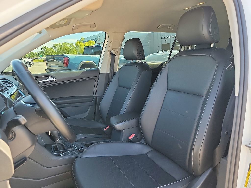 Used 2018 Volkswagen Tiguan SE AWD/4WD image 11